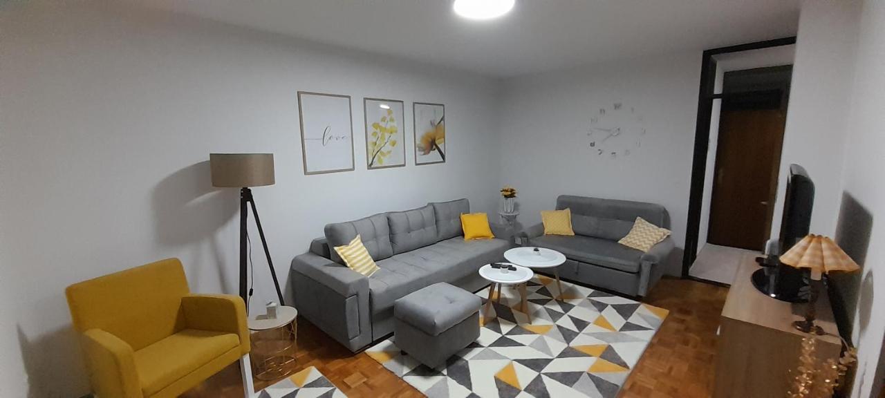 Cozy And Sunny Apartment Near The Airport Сараєво Екстер'єр фото