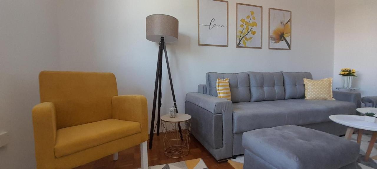 Cozy And Sunny Apartment Near The Airport Сараєво Екстер'єр фото