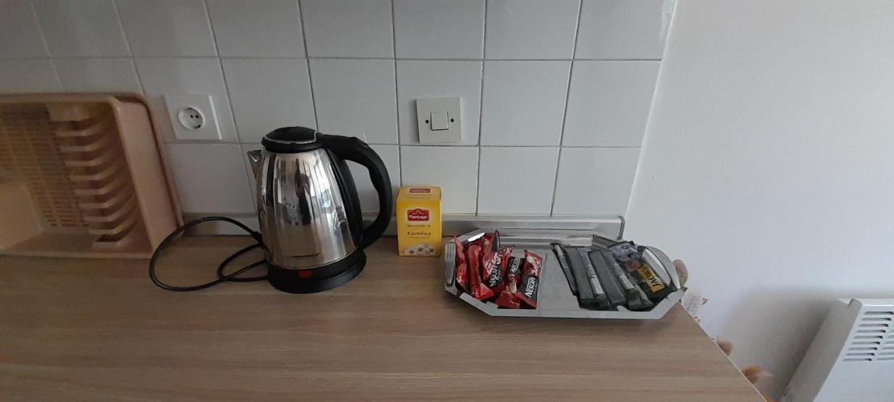 Cozy And Sunny Apartment Near The Airport Сараєво Екстер'єр фото